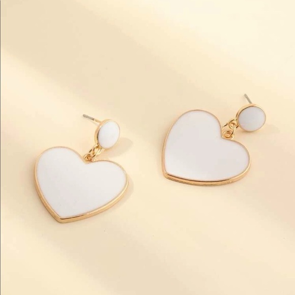 3/$30 💛 Heart Drop Earrings - Picture 3 of 4